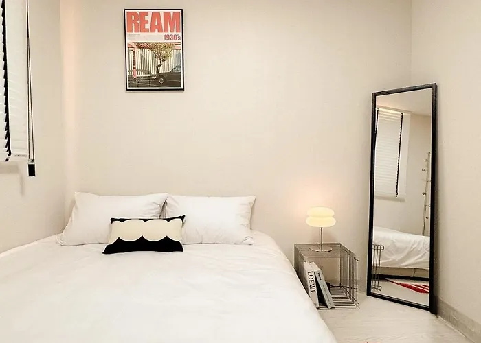 Dongdaemun Hans Dongdaemun 15mins, Seongsu 10mins, Korea Kyunghee Hanyang University, Private 2 Room, Subway Station 10mins Appartement